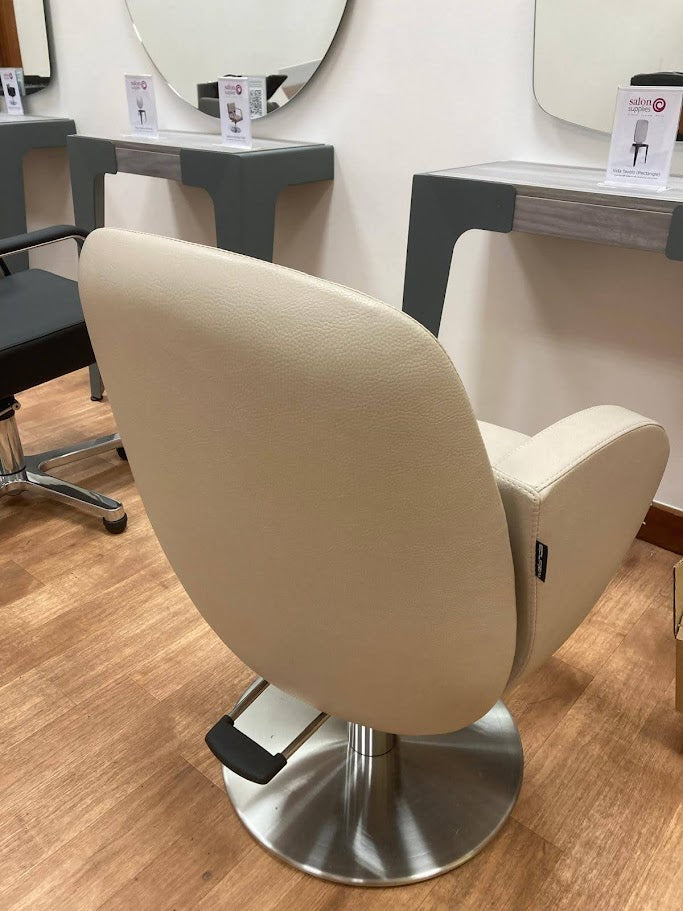 Welonda Vida Styling Chair Ex-Display