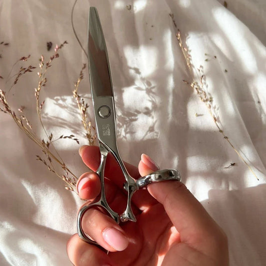 Leaf The Swivel Scissor