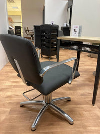 REM Atlas 20 Styling Chair Ex-Display
