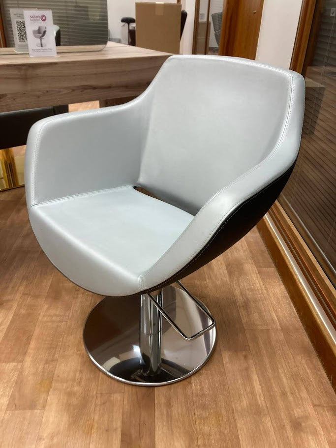 Karisma Big Apple Styling Chair Ex-Display