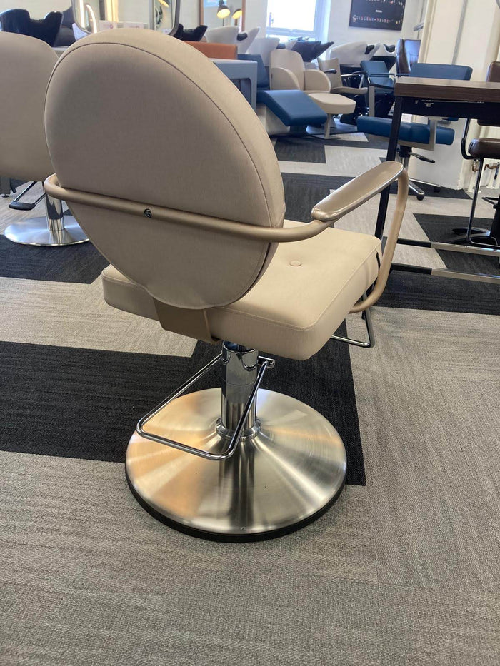 Takara Belmont Ku Styling Chair Ex-Display