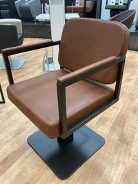 Karisma Kiss Styling Chair + Iron Wash Ex-Display Package