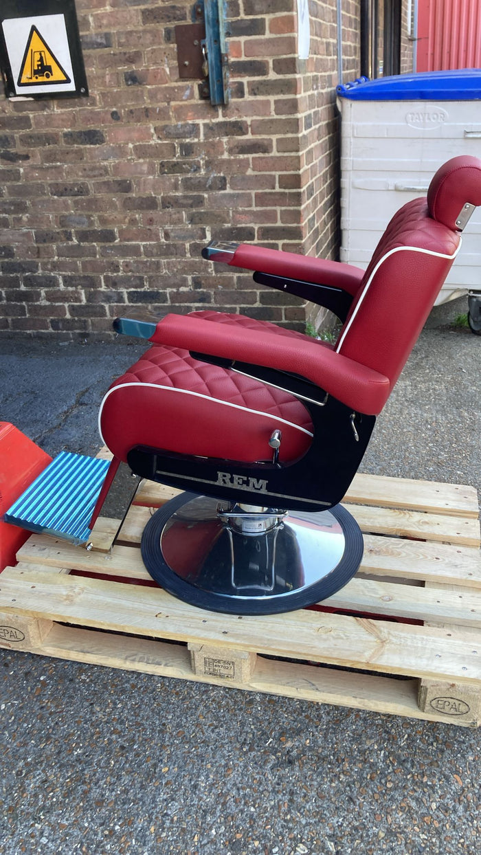 REM Britannia Barbers Chair - EX-DISPLAY